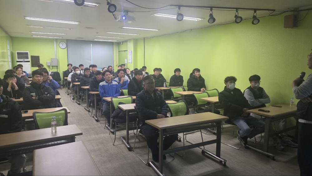 8a03ba22eb394ac14c9f68e28620415e_1764597