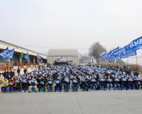 단결하는 노동자는 패배하지 않는다